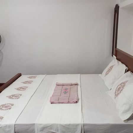 Relax Home Rambukkana Exterior foto