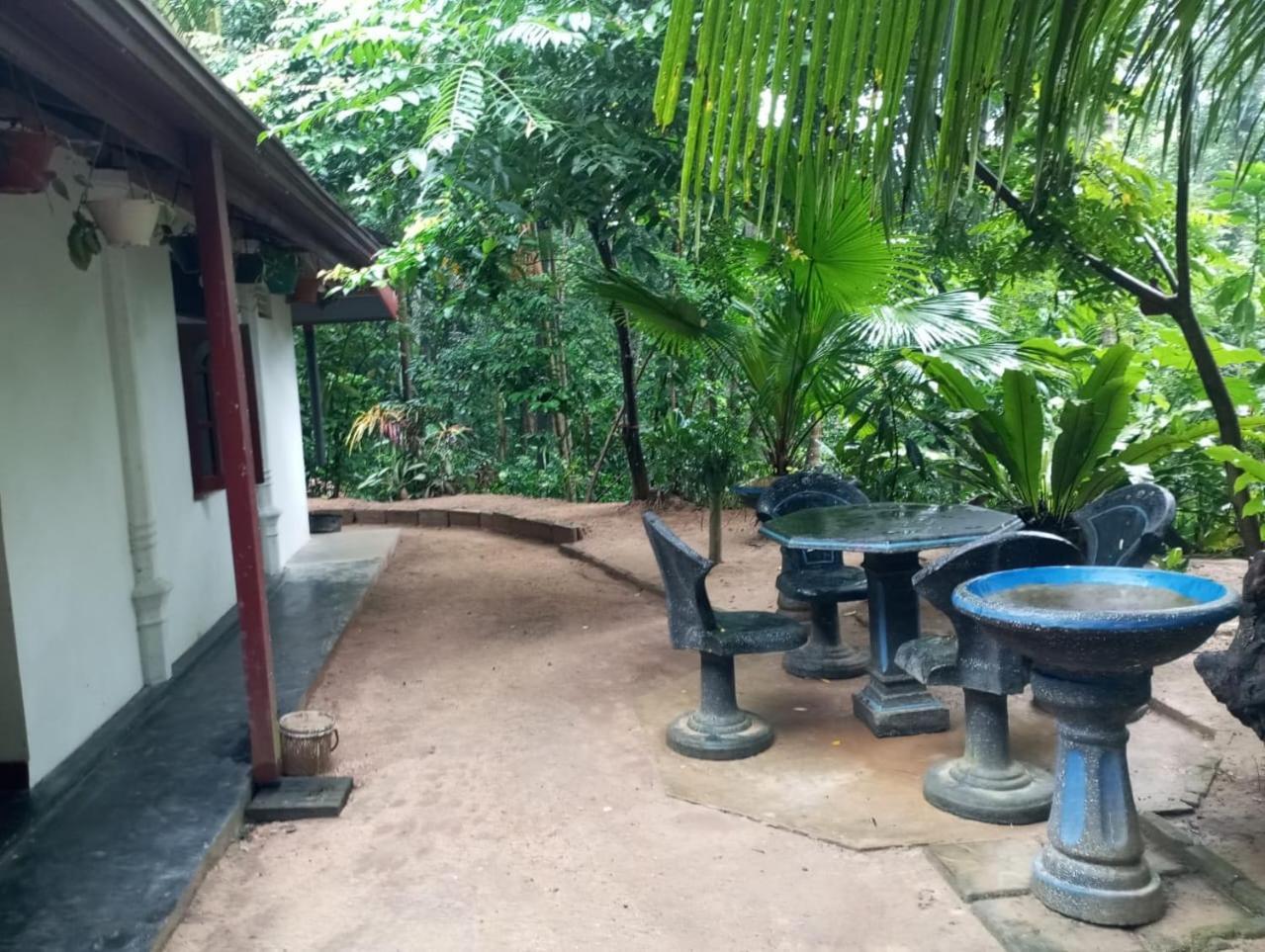 Relax Home Rambukkana Exterior foto